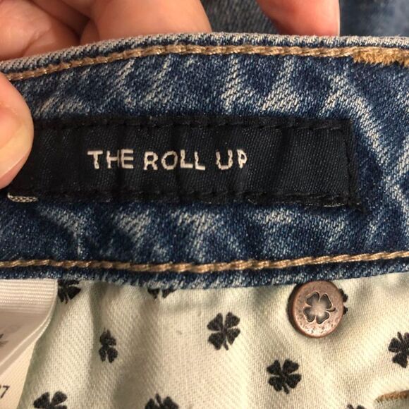 Women's Lucky Brand "The Roll Up" Denim Distressed Shorts Sz 10 - Picture 6 of 7